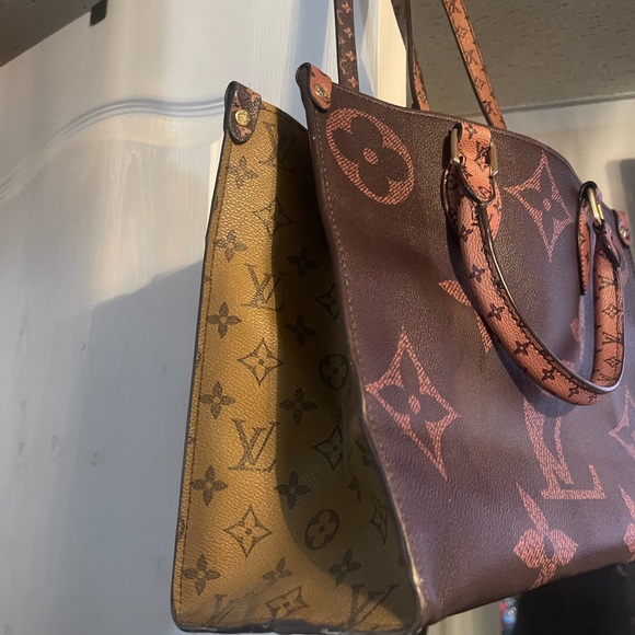 Purses - Picture 6 of 7